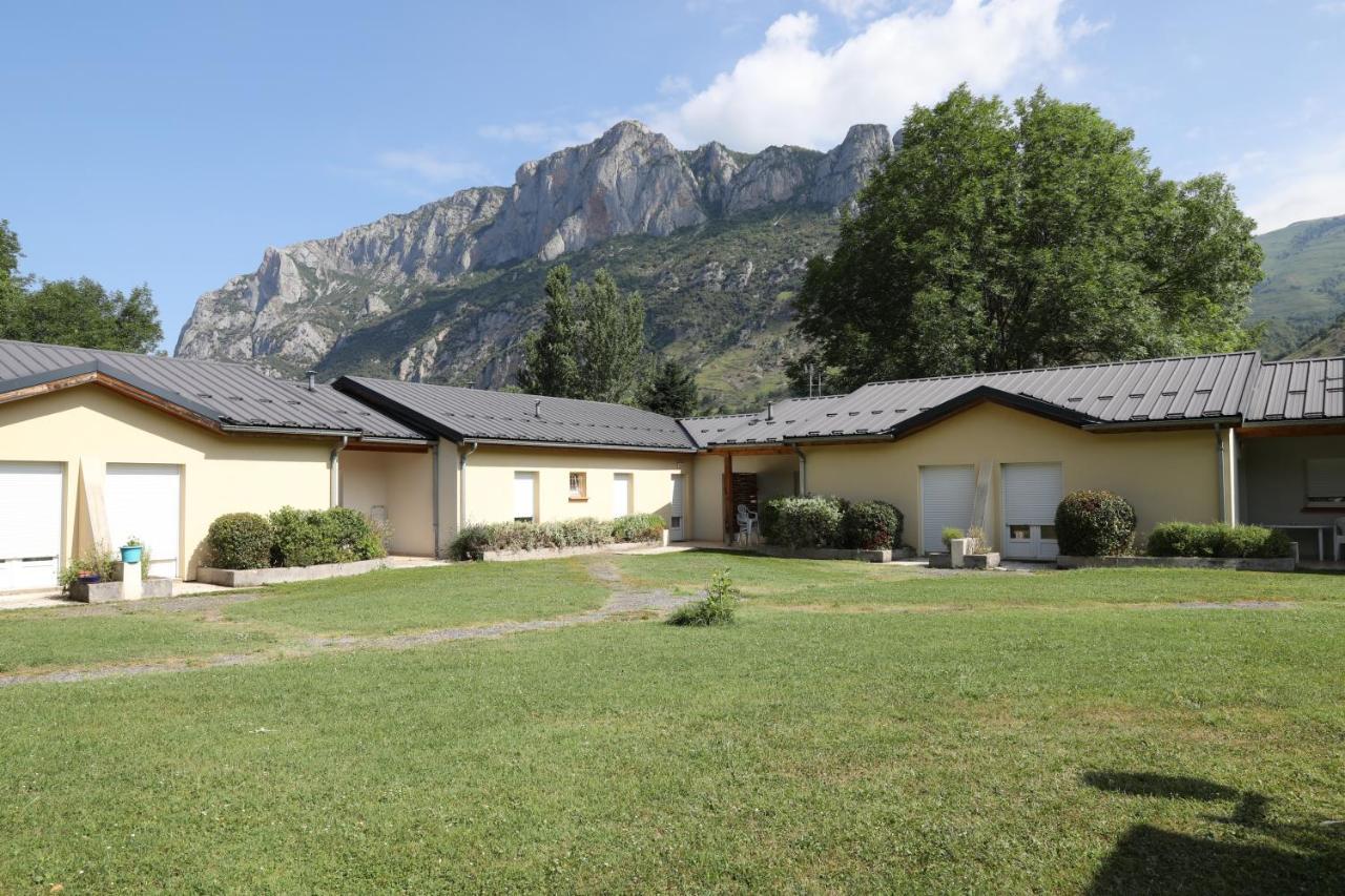 Complexe Des Oustalous Hotel Les Cabannes  Exterior foto
